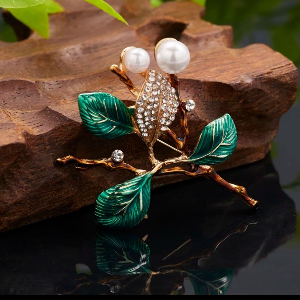 Leaf Rhinestone Brooch Pin - Picture 3 of 5